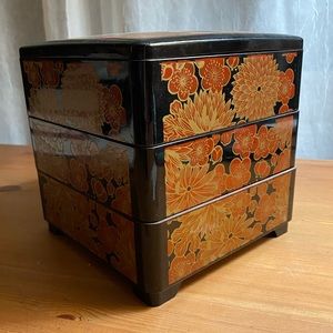 3 tier Japanese bento box